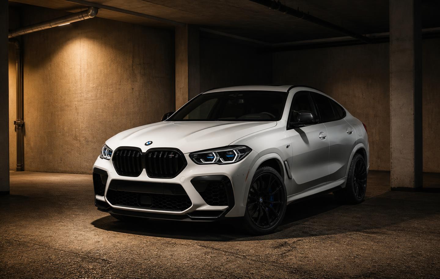Fjord SUV Performance i garagen